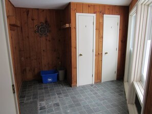 المنشأة من الداخل