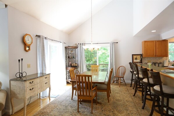 House (Forest Ridge 8C, Lincoln) | Private kitchen | Fridge, microwave, dishwasher, coffee/tea maker - Pet Friendly Private Home, Located in Forest Ridge, Lincoln, NH - Fr8cl (Lincoln)