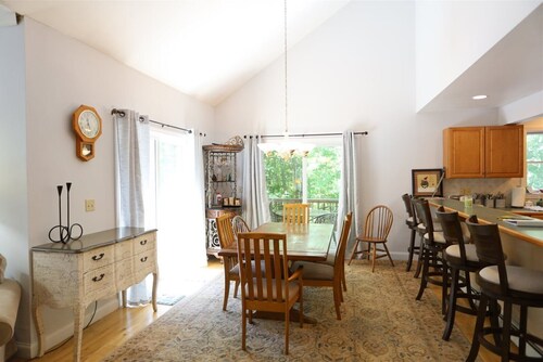 Pet Friendly Private Home, Located in Forest Ridge, Lincoln, NH - Fr8cl