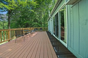 House (Dubeau Circle 1, Waterville Estates) | Balcony - Private 3 Bedroom Mountain Getaway in Waterville Estates - Dc1e (Campton)