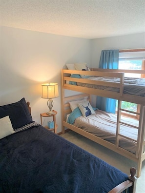 Condo (Deer Park 103, North Woodstock) | 2 bedrooms, desk, free WiFi