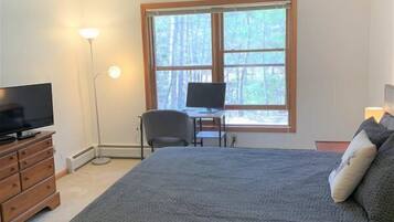 Condo (Deer Park 103, North Woodstock) | 2 bedrooms, desk, free WiFi