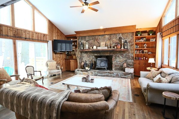 Exterior - Four Bedroom Pet Friendly Vacation Home in Waterville Estates, NH! - Wb500e (Campton)
