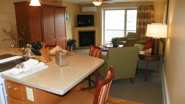 House (PB Dec 20th-27th, 2Shw, Lincoln) | Living room | TV - Spend Your Holidays at This 2 Bedroom Pollard Brook Resort Condo in the White Mountains of New Hampshire! - PB Dec 20th-27th, 2shw (Lincoln)