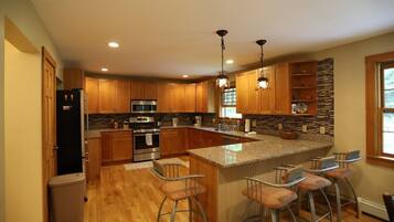 Nhà (Snowood 201, Waterville Estates) | Bếp riêng