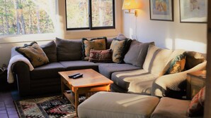 Apartment (Snowsbrook 13, Waterville Valley) | Wohnzimmer