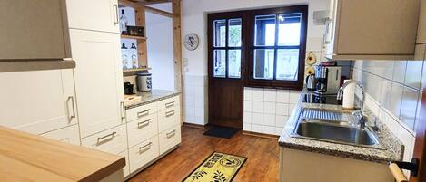 Refrigerador, horno, placa de cocina, lavavajillas