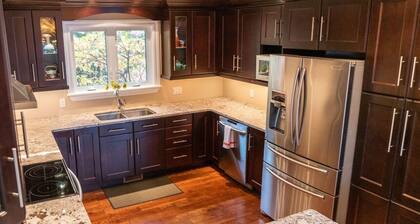 Large family getaway in the heart of the Trent Lakes! Summertime Sandy Beach!