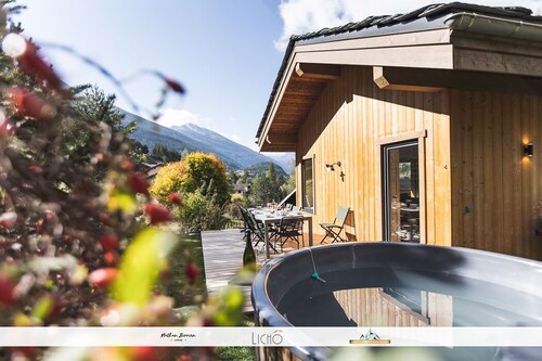 Veliski-Lodge, a chalet for rent in Haute-Maurienne