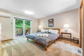 3 bedrooms, desk, iron/ironing board, free WiFi