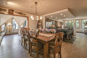 Dining - Spacious Mountain Condo in Beautiful Keystone (Keystone)