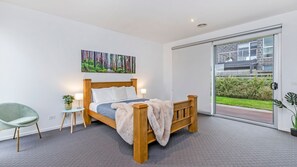 4 bedrooms, iron/ironing board, free WiFi, bed sheets