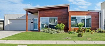 A large family home situated just down the road from Port Fairy's family friendly Pea Soup Beach