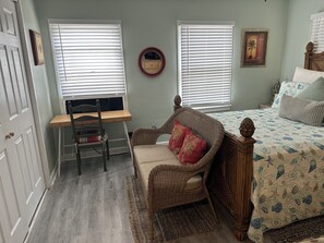 2 bedrooms, desk, iron/ironing board, WiFi