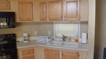 Frigorífic, microones, forn i placa de cuina