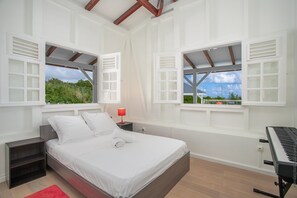 3 chambres, fer et planche à repasser, Wi-Fi, draps fournis