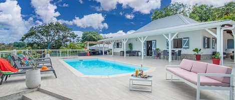 Piscine extérieure, piscine chauffée