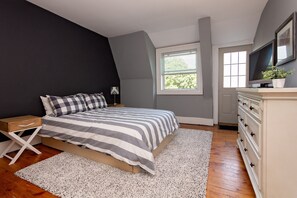 2 多间卧室、熨斗/熨衣板、WiFi、床单