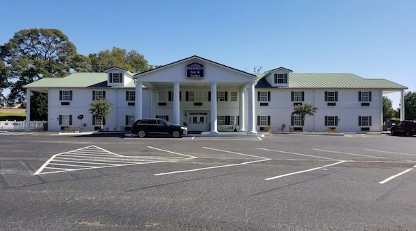 Front of property - Plantation Inn & Suites by Hotel O Jackson GA (Jackson)