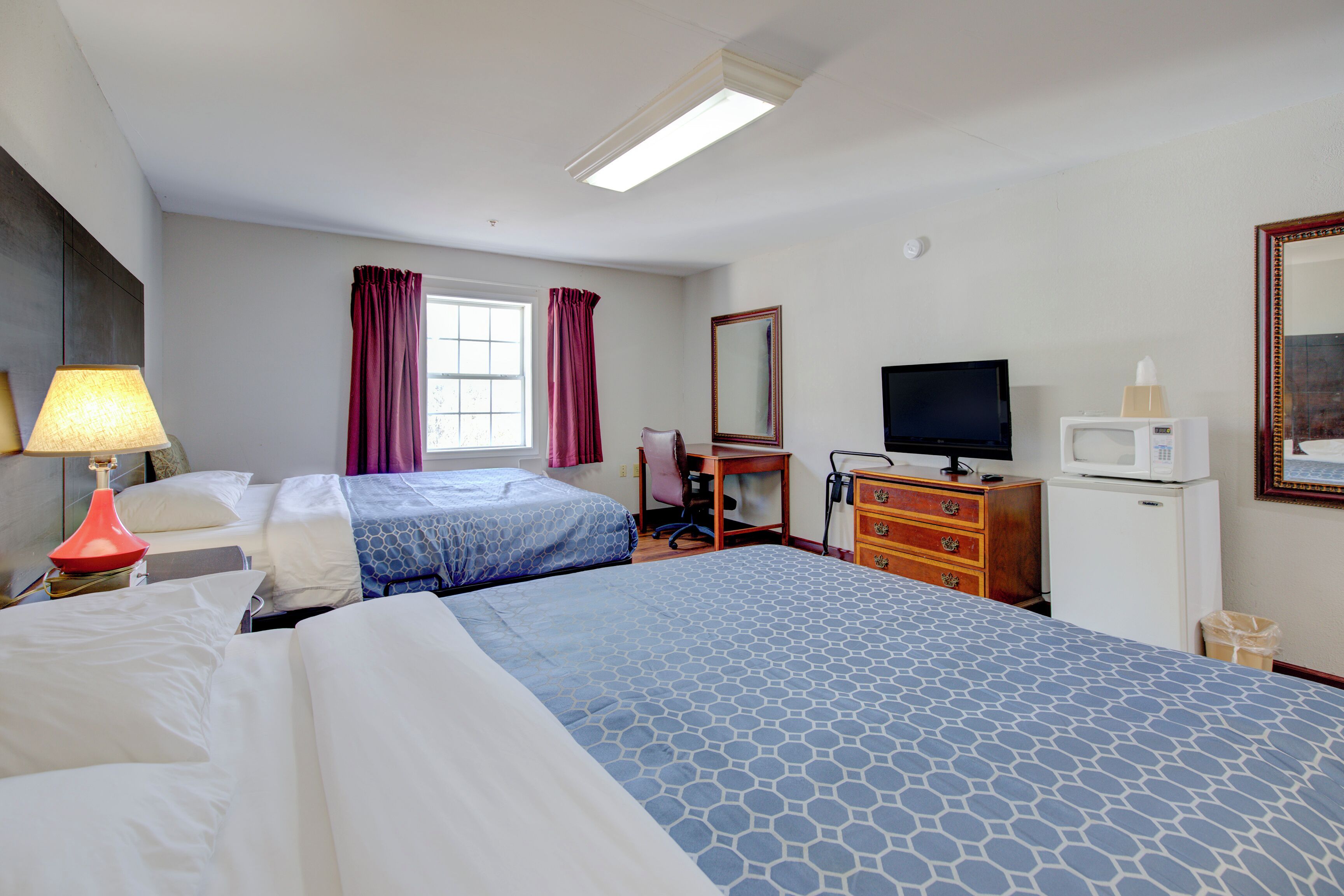 Rum - 2 queensize-sängar - rökare | Gratis wi-fi och sängkläder