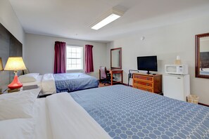 Zimmer, 2 Queen-Betten, Raucher | Kostenloses WLAN, Bettwäsche