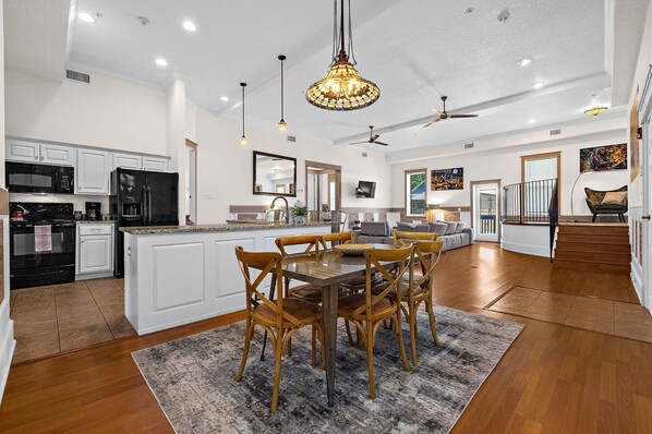 Interior - The Ray - 2nd Floor Historic Condo- Walk to DNTN (St. Augustine)