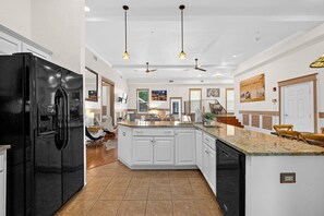 Interior - The Ray - 2nd Floor Historic Condo- Walk to DNTN (St. Augustine)