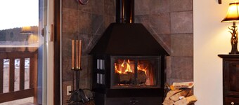 Buffalo Roam Condo * Comforts of Home for 6 * Minutes from Yellowstone