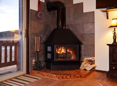 Buffalo Roam Condo * Comforts of Home for 6 * Minutes from Yellowstone