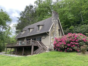 Exterior - Beautiful River & Creekfront Chalet near Waynesville & GSMNP! Fast Free WiFi! (Canton)