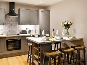 Oven, dishwasher, high chair, freezer - Terraughtie Cottage East-UK31767 (Dumfries)