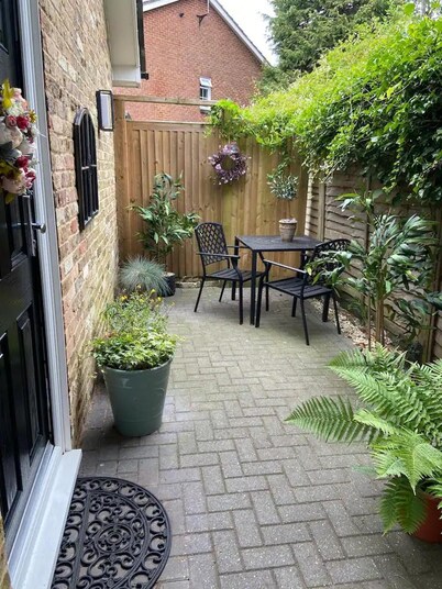 Stunning Private En-suite Studio in Cobham