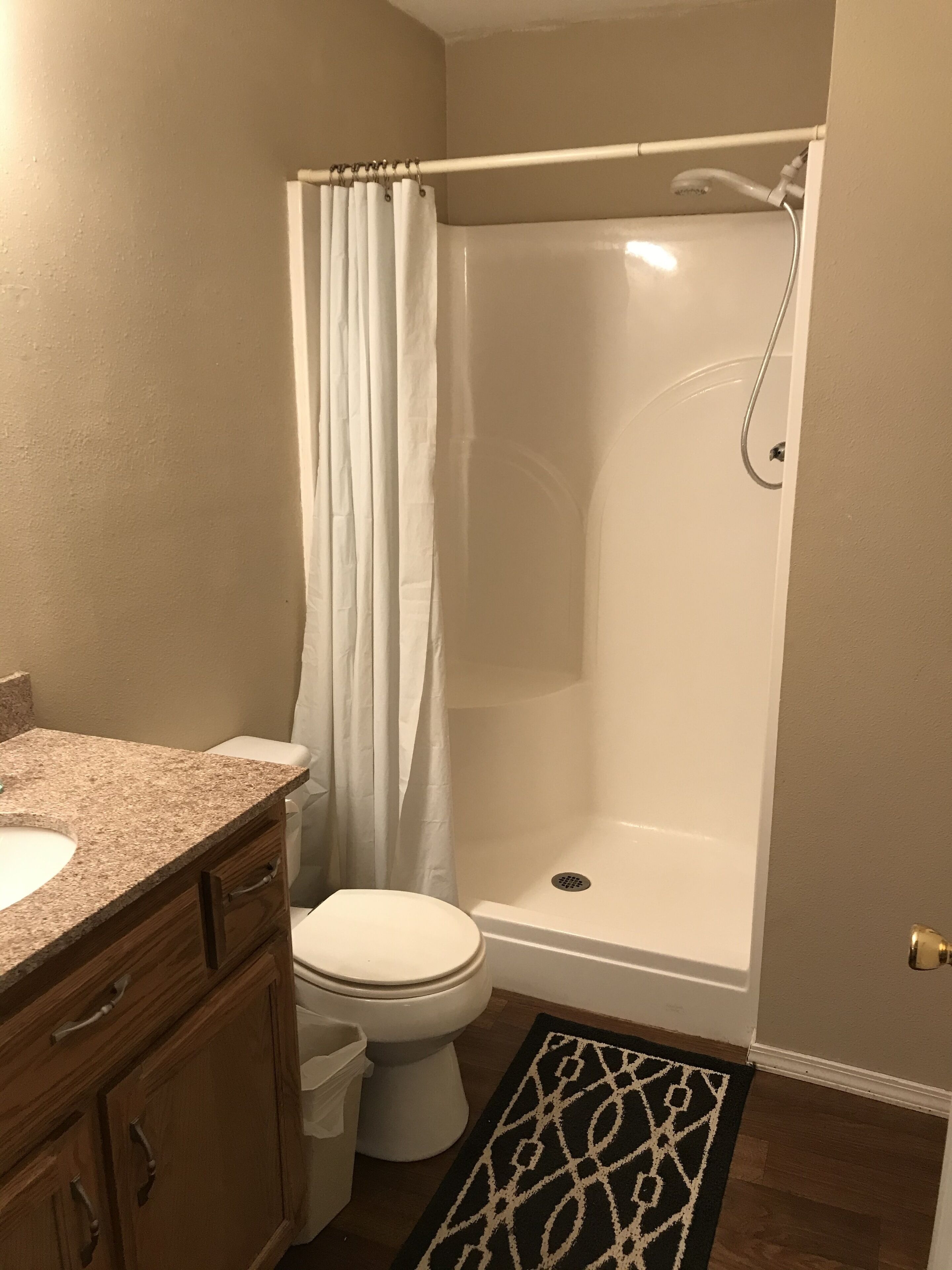 Cute House w/Deck Overlooking White River