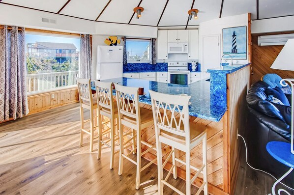 Fridge, microwave, oven, stovetop - Oceanfront All A Round Views - Pet Friendly! (Avon)