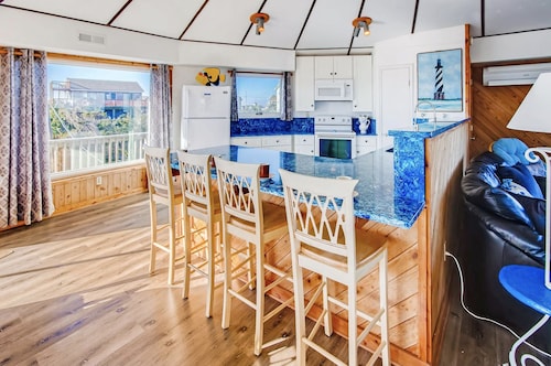 Oceanfront All A Round Views - Pet Friendly!