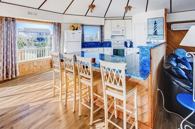 Oceanfront All A Round Views - Pet Friendly!