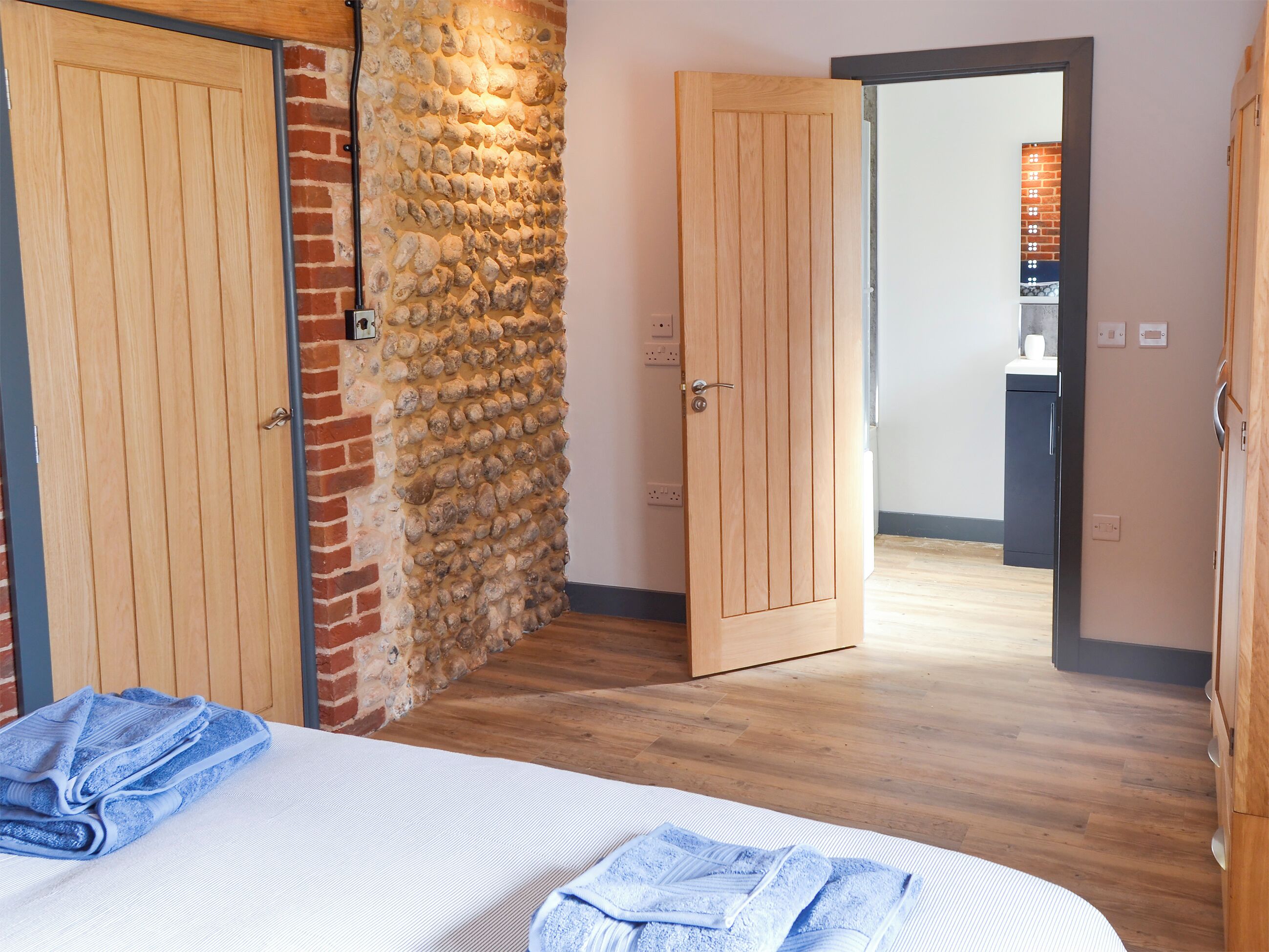 4 bedrooms, free WiFi, bed sheets