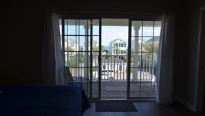 4 bedrooms, desk, iron/ironing board, free WiFi - 'Off The Deck', Newly renovated! Steps away from the beach and entertainment!  (Surfside Beach)