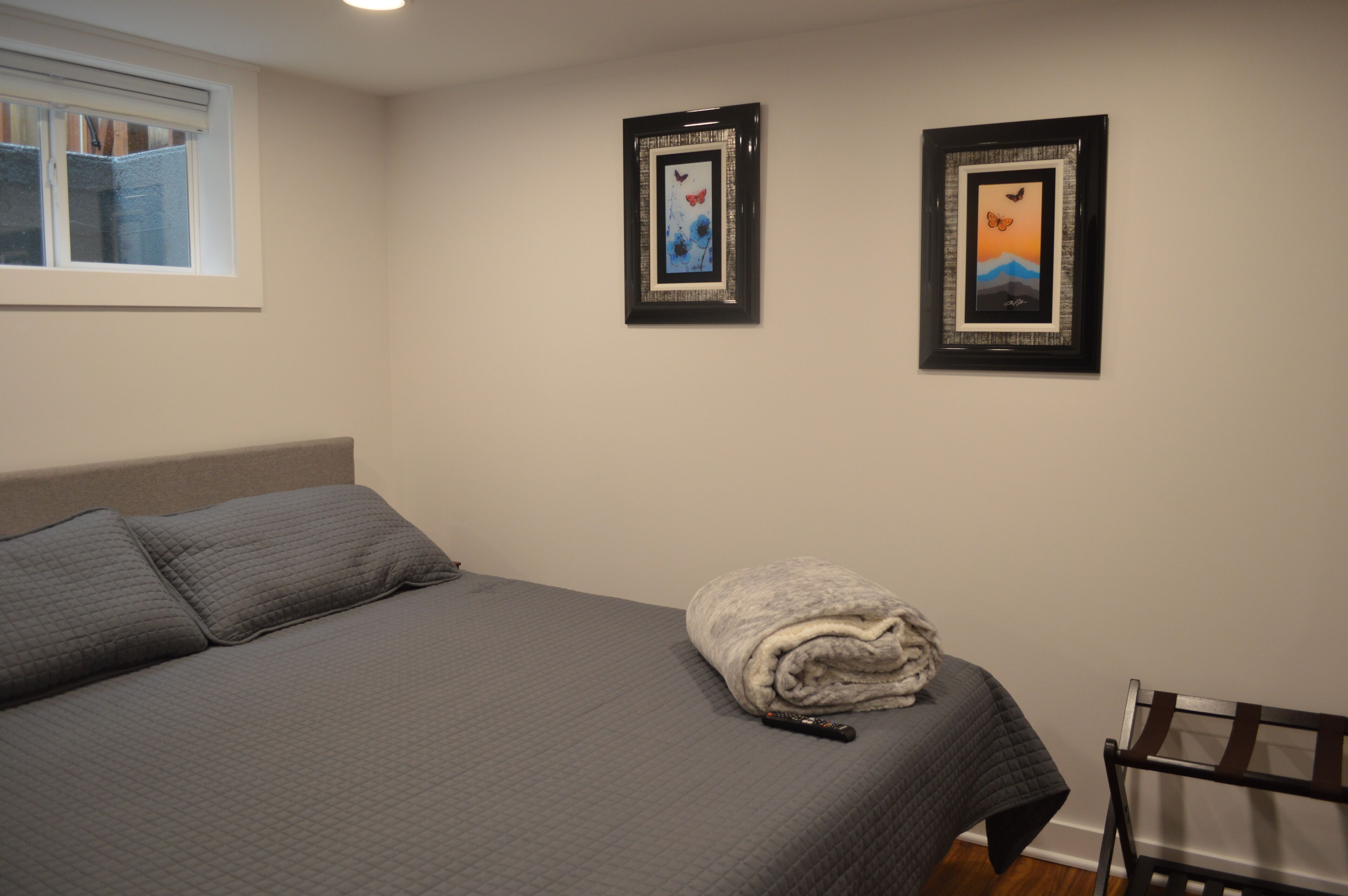 Cozy North Seattle 1-Bedroom with Private Patio for Long Term Stays 30 days +