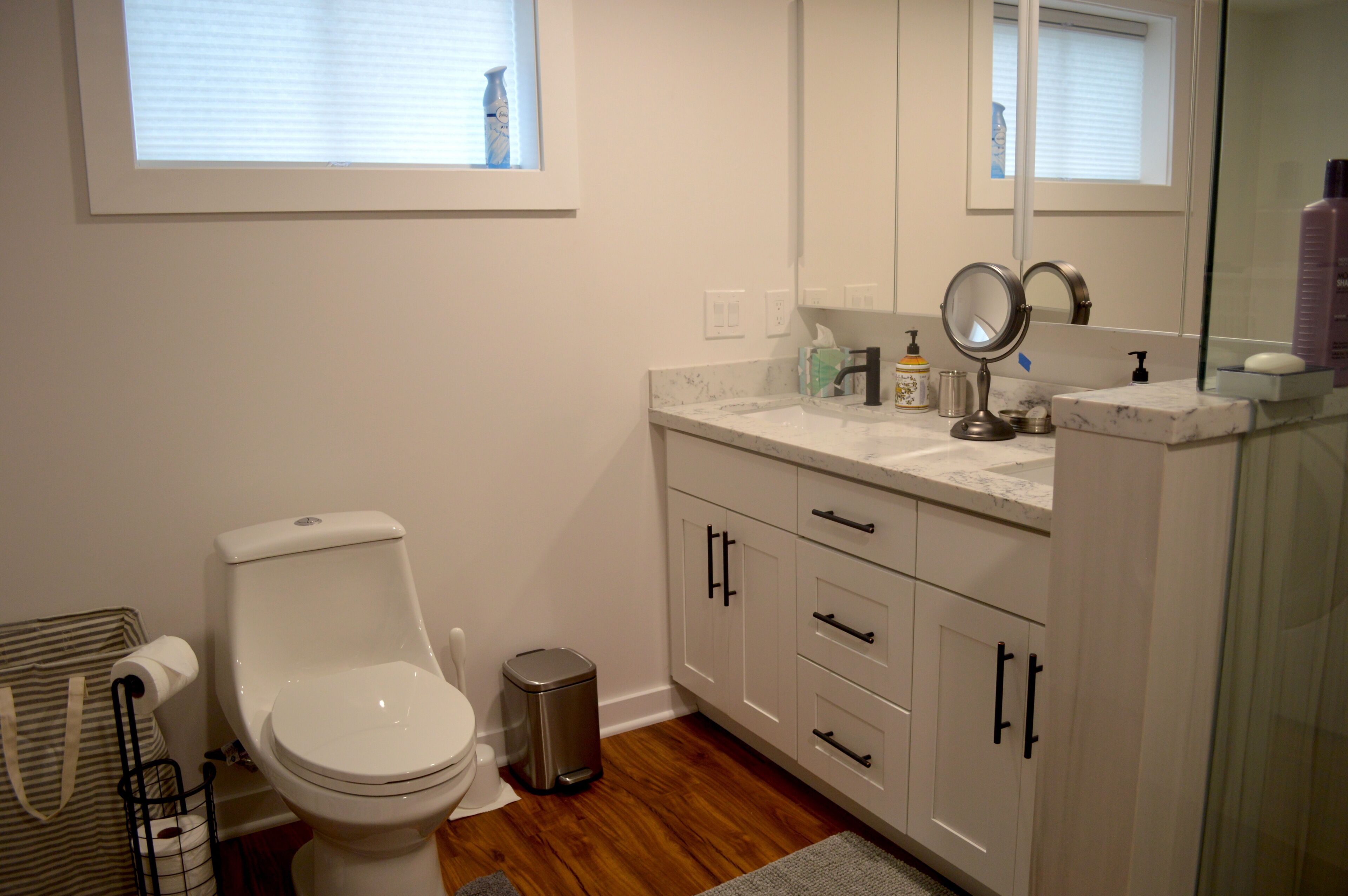 Cozy North Seattle 1-Bedroom with Private Patio for Long Term Stays 30 days +