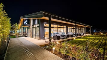 供应早餐、午餐和晚餐,法国菜