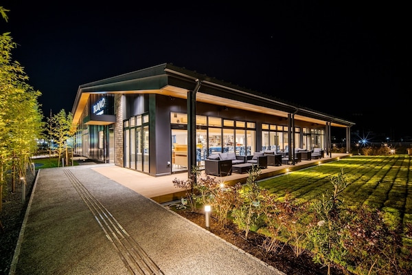 Breakfast, lunch, dinner served; French cuisine