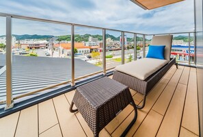 Corner Suite, Ocean view with balcony, Non Smoking | Balcony