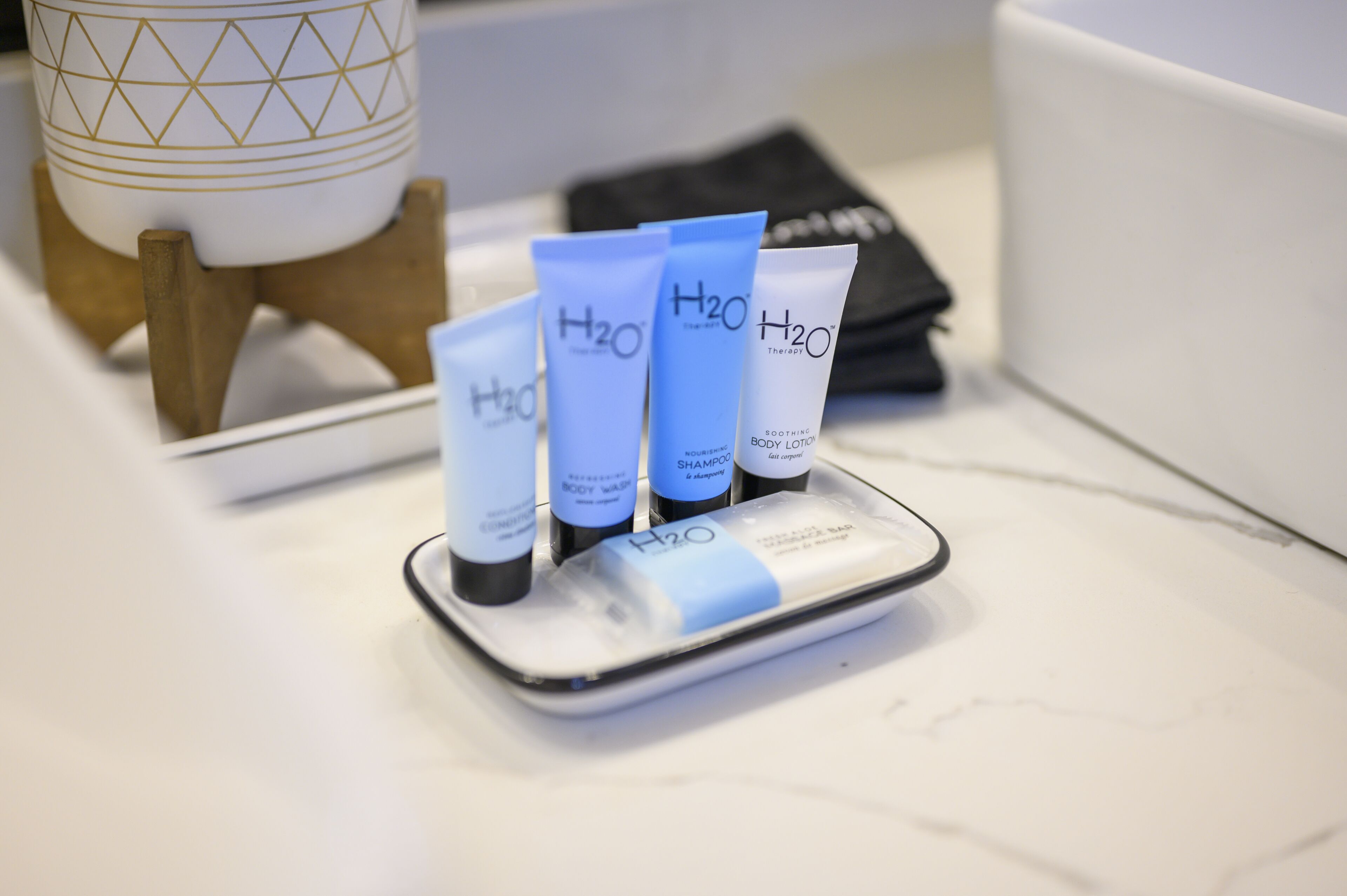 New!Pine Cone Cabin-Charming LUXURY1BedCabin that sleeps 4 surrounded by Pines