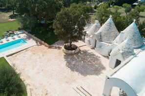 Exterior - Luxury trulli with swimming pool in Cisternino (Cisternino)