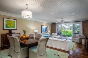 Interior - Beachfront Villa at Ritz Carlton Resort (Kahuku)