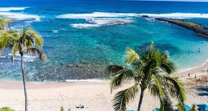 Glorious Beachfront, High End Villa, grass to sand, free parking