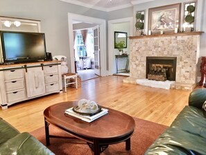 Smart TV, fireplace, DVD player, books