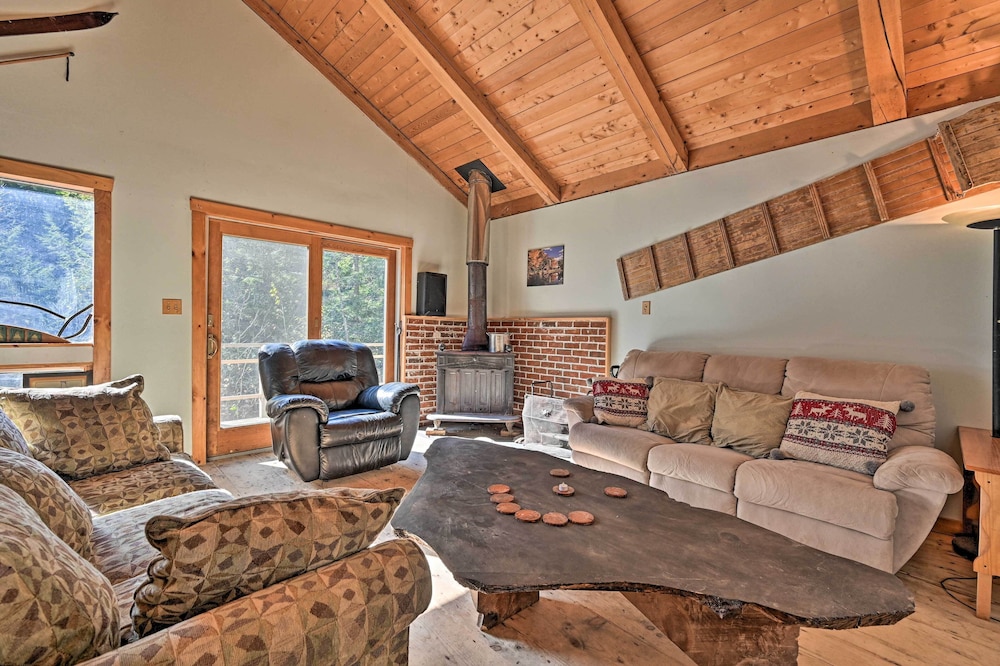 Remote Cabin w/ Fire Pit: 3 Miles to Stowe Mtn!