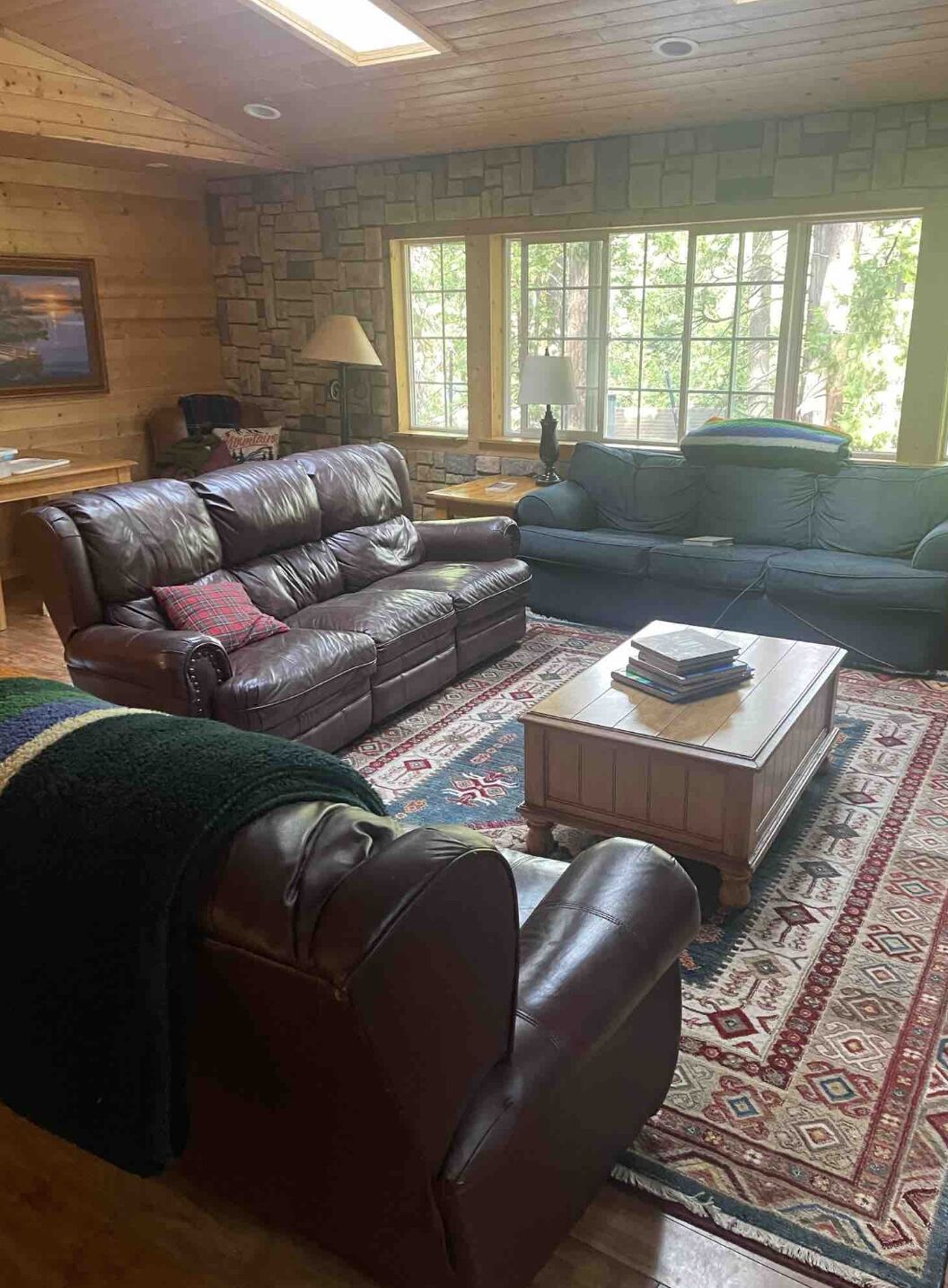 Spacious Large Homestyle Family Cabin  in LMP Arnold